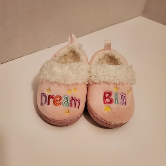 Adorable infant slippers size 2 - Picture 1 of 5
